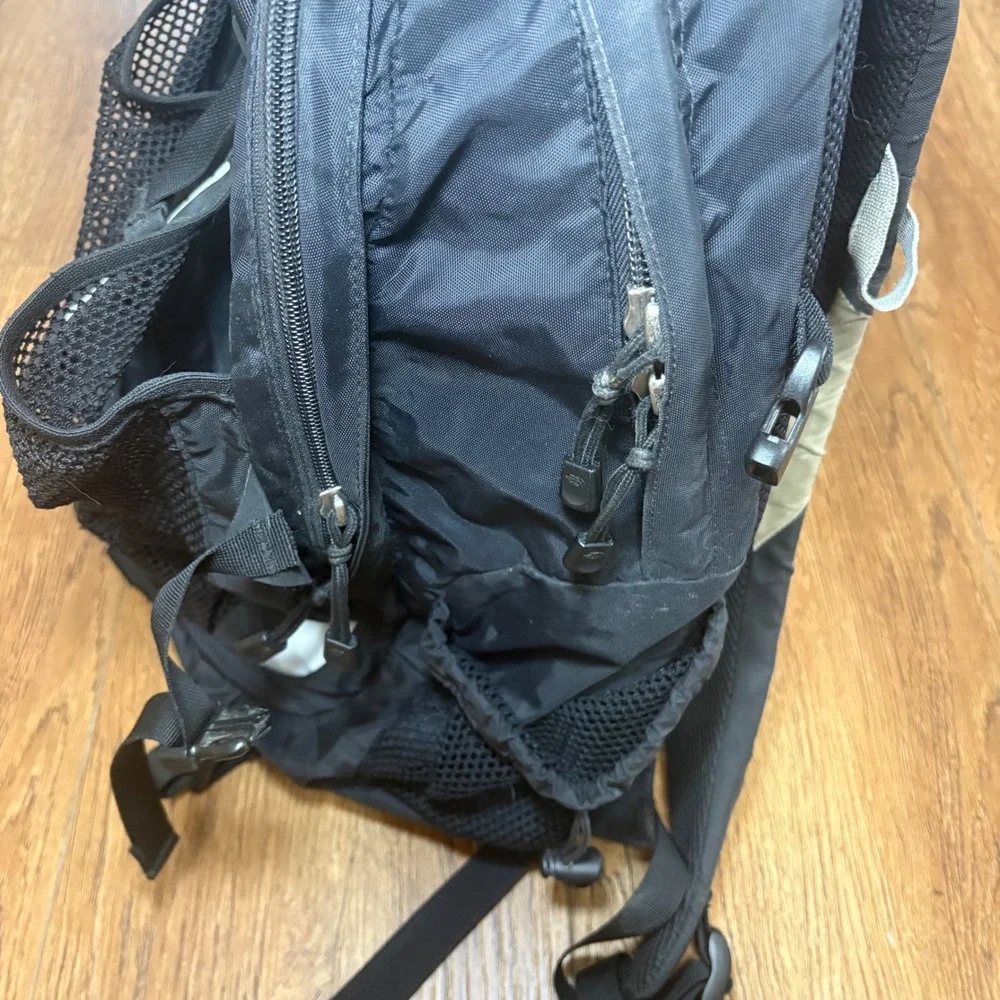 The North Face Recon Backpack Black Hiking School Travel Laptop‎ Bag Gorpcore